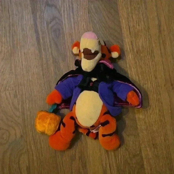 Disney Store Tigger Halloween Plush - Picture 2 of 5
